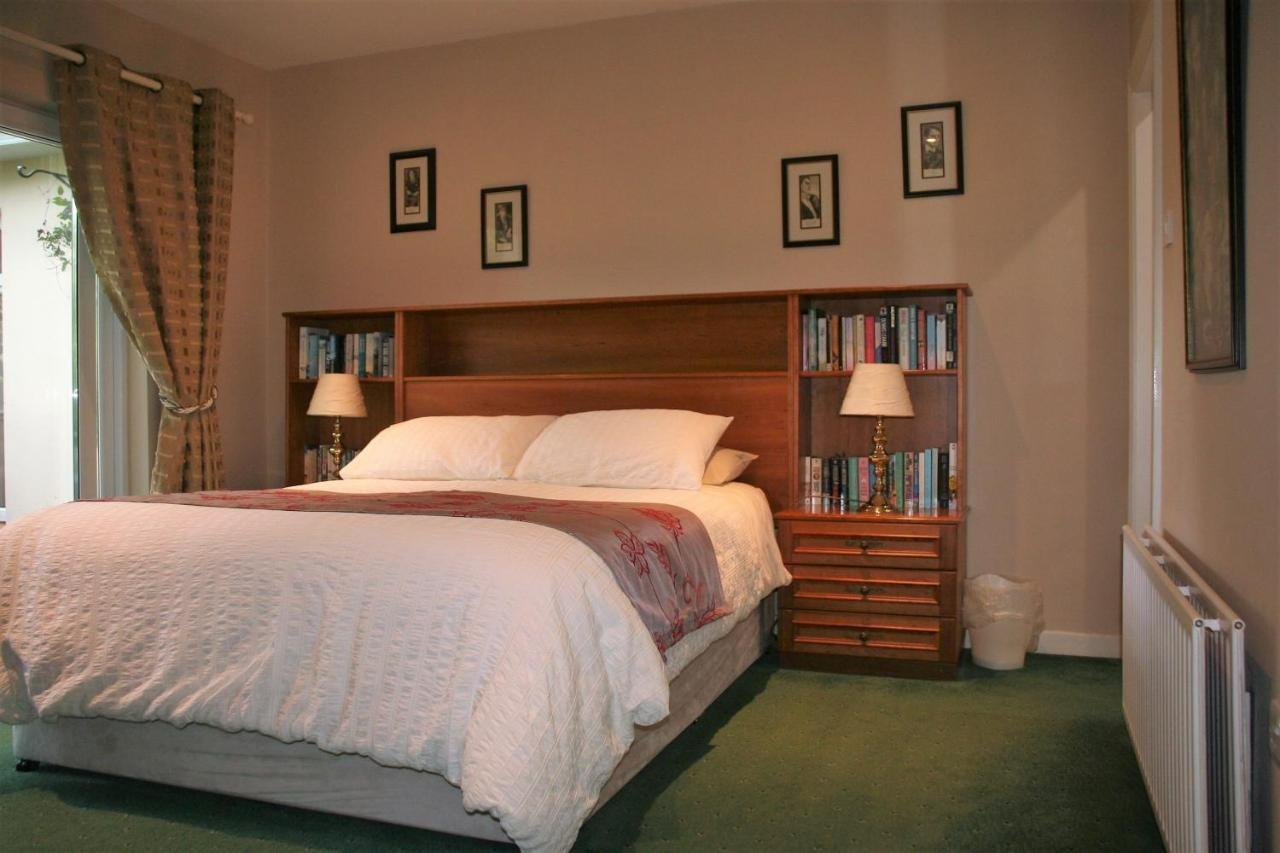Applecroft House Bed & Breakfast Киларни Екстериор снимка