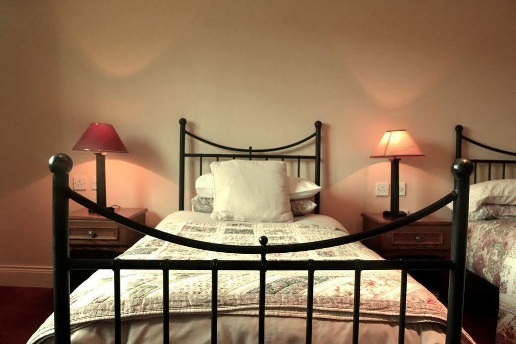 Applecroft House Bed & Breakfast Киларни Екстериор снимка