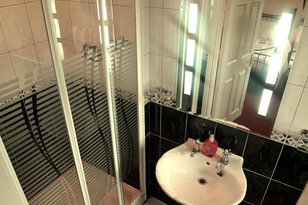 Applecroft House Bed & Breakfast Киларни Екстериор снимка